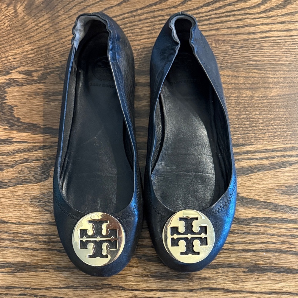 Tory Burch Black Flats with Gold Logo - 7.5